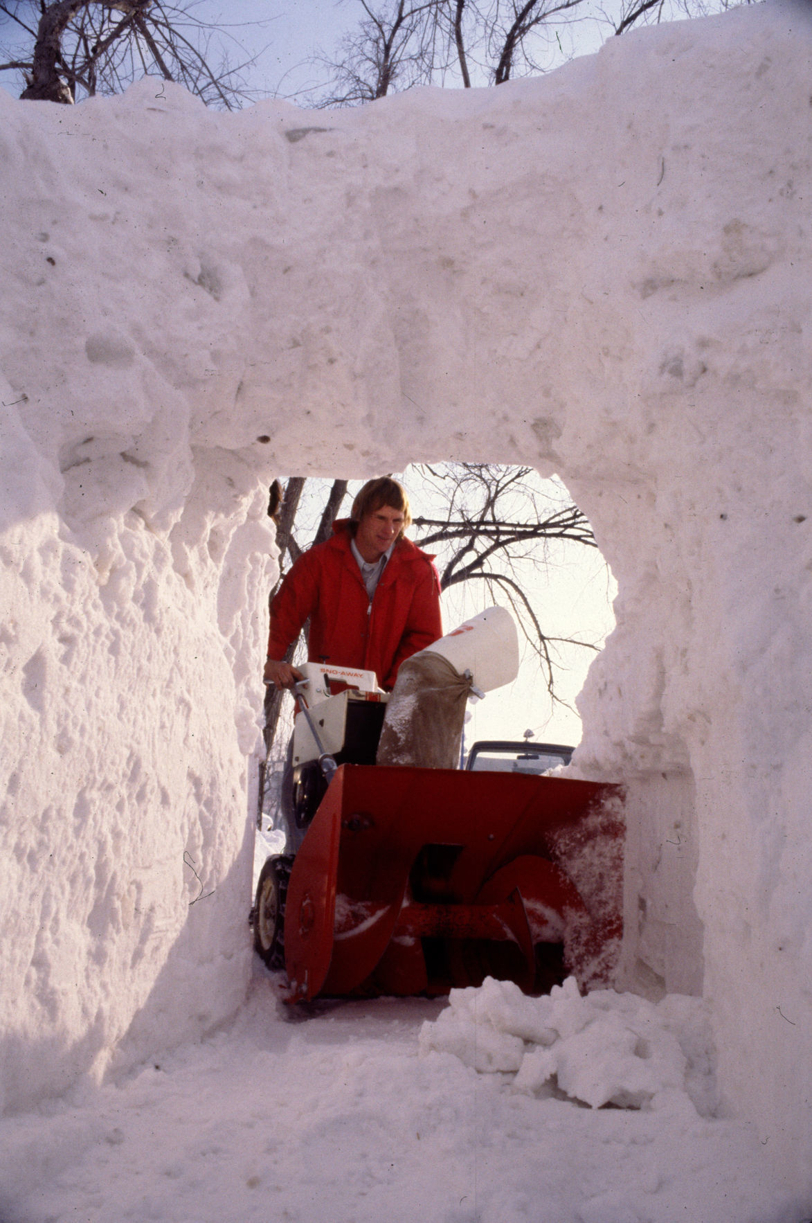 Snow tunnel, November 22, 1978